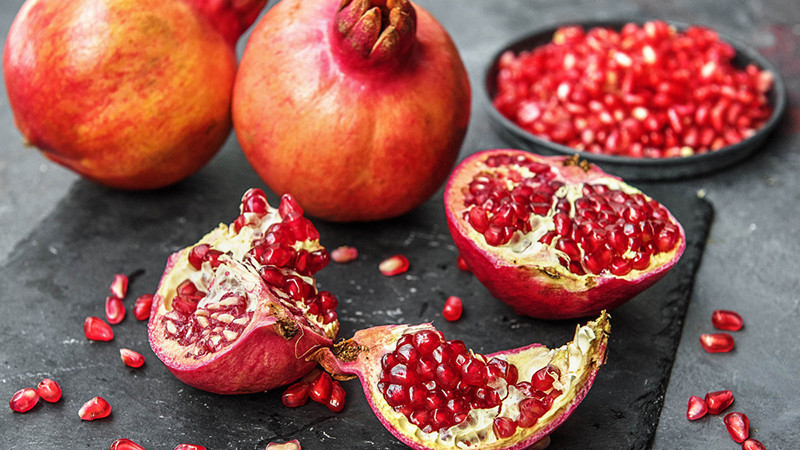 Lựu chứa nhiều chất chống oxy hóa, sản sinh nitric oxide cải thiện sức khỏe hệ tim mạch. Lựu chứa nhiều chất chống oxy hóa, sản sinh nitric oxide cải thiện sức khỏe hệ tim mạch.