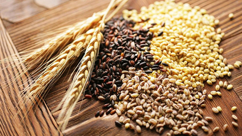 Ngũ cốc nguyên hạt rất giàu dinh dưỡng, chất chống oxy hóa, chất xơ... giảm cholesterol trong máu Ngũ cốc nguyên hạt rất giàu dinh dưỡng, chất chống oxy hóa, chất xơ... giảm cholesterol trong máu