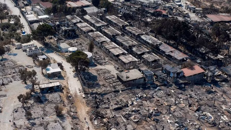 Một đám cháy bùng phát trong Trại tị nạn Moria trên hòn đảo Lesbos của Hy Lạp vào ngày 9-9 đã phá hủy phần lớn nơi ở của khoảng 13.000 người tị nạn