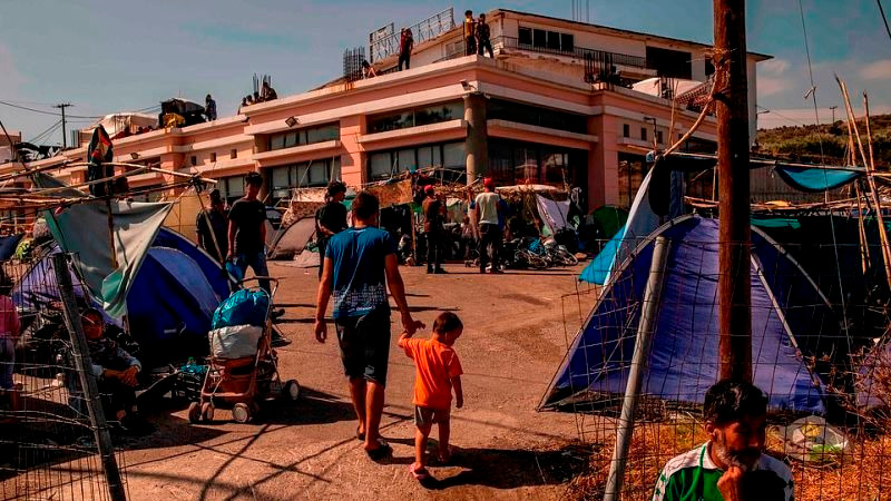 Vụ hỏa hoạn đã cướp đi chỗ ở của hàng nghìn con người, đẩy họ vào cảnh màn trời chiếu đất