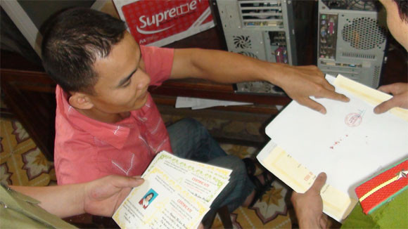 Cơ quan công an khám xét điểm photo kiêm… làm chứng chỉ, văn bằng giả