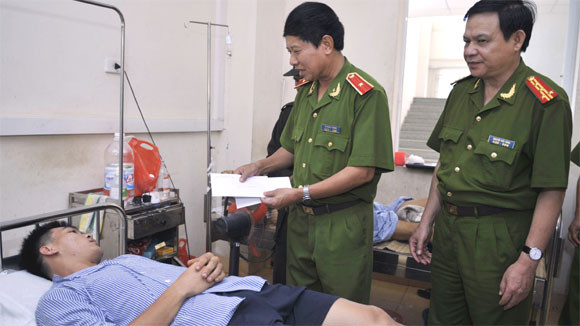 “Ôm” 8 bánh heroin, điên cuồng bắn lại cảnh sát ảnh 1 “Ôm” 8 bánh heroin, điên cuồng bắn lại cảnh sát ảnh 1