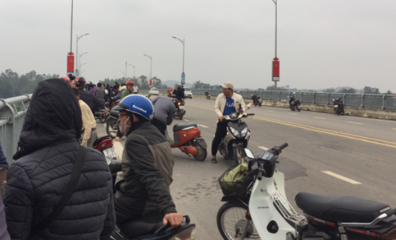 Cầu Hiếu nơi A. gieo mình tự tử