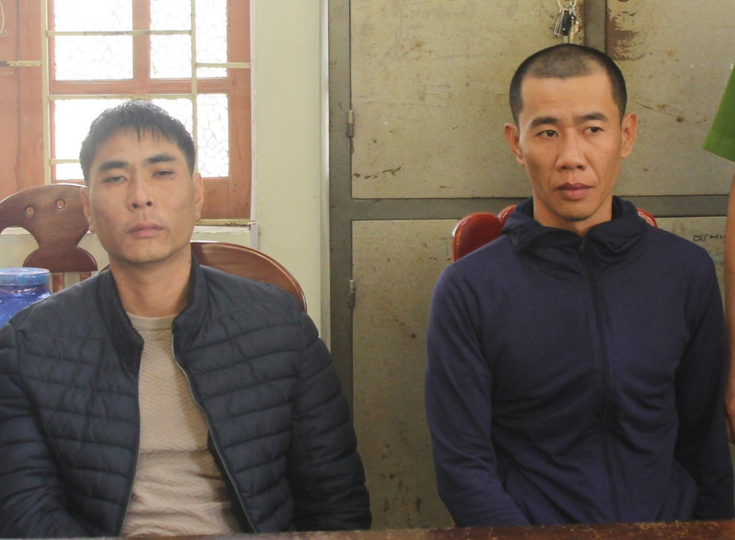 Tài và Tuấn tại cơ quan công an Tài và Tuấn tại cơ quan công an