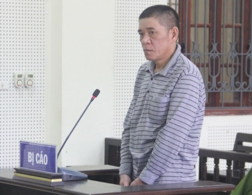 Trần Đình Luyến trong phiên xét xử