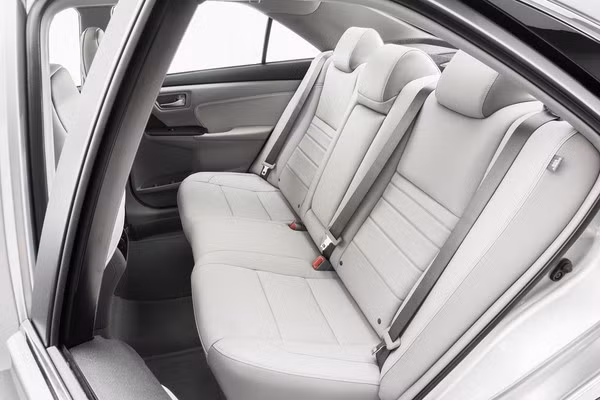 Toyota Camry 2015: Trẻ trung và "ngầu" hơn ảnh 3