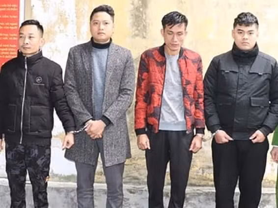 Nhóm đối tượng trộm cắp ô tô (ảnh công an cung cấp)