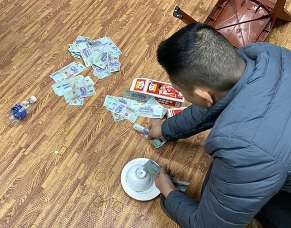 Tang vật mà công an thu giữ tại hiện trường (Ảnh công an cung cấp)