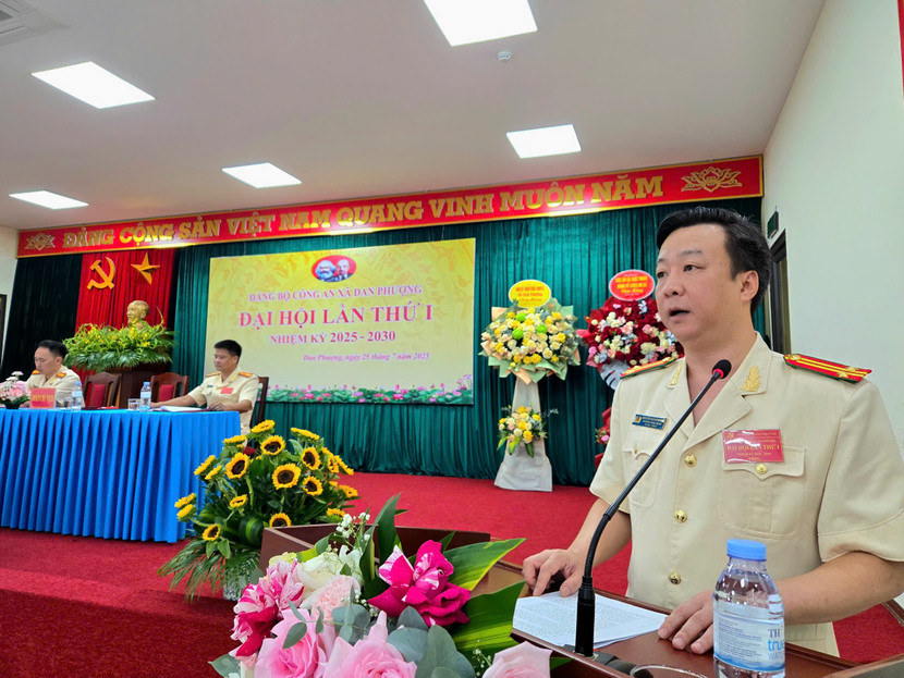 Trung tá Nguyễn Quang Chung, Trưởng Công an xã Đan Phượng được tín nhiệm bầu giữ chức Bí thư Đảng bộ Công an xã