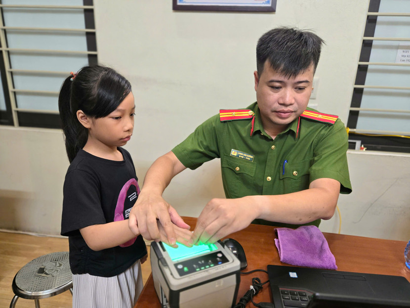 Công an xã Tây Phương triển khai tiếp dân ngoài giờ hành chính tại cả 3 trụ sở