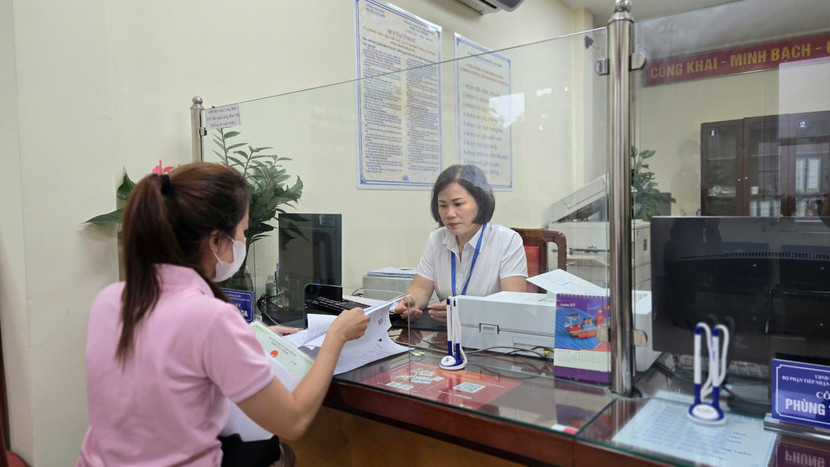 Công tác tiếp dân tại Điểm phục vụ hành chính công phường Long Biên