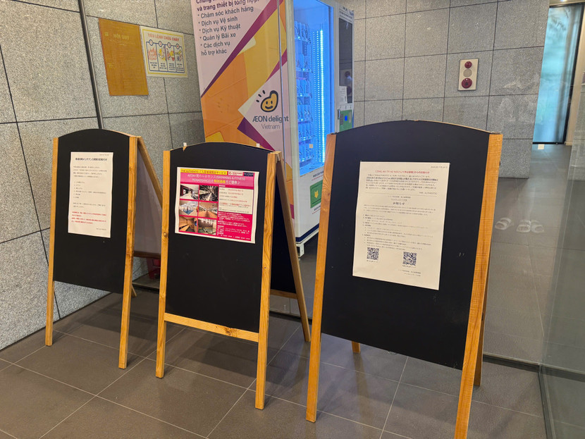 Thông báo hướng dẫn thủ tục định danh điện tử được niêm yết rõ ràng tại chung cư