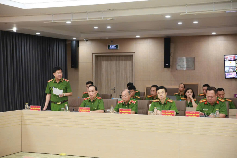 Cục trưởng Cục Cảnh sát PCCC và CNCH Nguyễn Tuấn Anh điều hành tham luận tại hội nghị