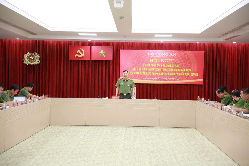 Thượng tướng Lê Văn Tuyến, Thứ trưởng Bộ Công an phát biểu chỉ đạo tại hội nghị