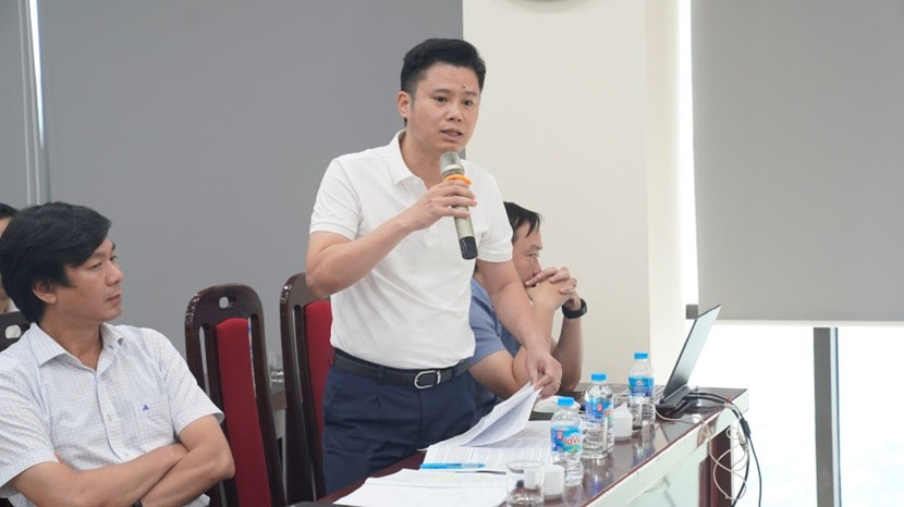 Đại diện các sở, ngành của Hà Nội đặt câu hỏi đối với các đồng chí báo cáo viên về những vấn đề liên quan tới công tác thẩm định về PCCC