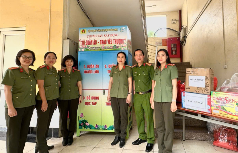 Thượng tá Lê Văn Thắng, Phó Trưởng Công an quận Hoàng Mai tại buổi ra mắt mô hình Thượng tá Lê Văn Thắng, Phó Trưởng Công an quận Hoàng Mai tại buổi ra mắt mô hình