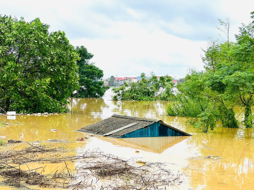 Ngập lụt nghiêm trọng ở xã Tân Hưng, huyện Sóc Sơn
