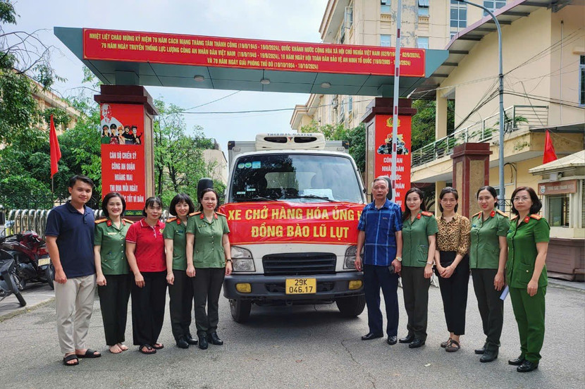 Những chuyến xe gửi gắm thương yêu của các cán bộ chiến sỹ CAQ Hoàng Mai Những chuyến xe gửi gắm thương yêu của các cán bộ chiến sỹ CAQ Hoàng Mai