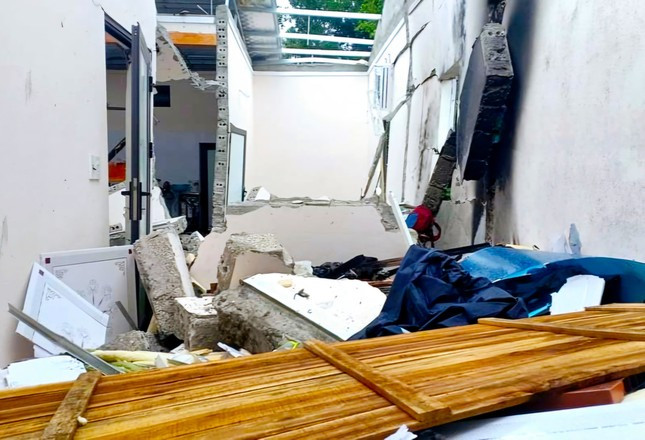 Vụ nổ khiến ngôi nhà bị hư hỏng nặng