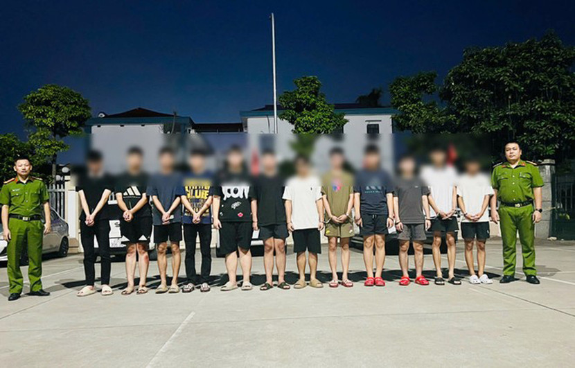 Công an xã Thường Tín bắt giữ nhóm thanh - thiếu niên về tội "Gây rối trật tự công cộng" Công an xã Thường Tín bắt giữ nhóm thanh - thiếu niên về tội "Gây rối trật tự công cộng"