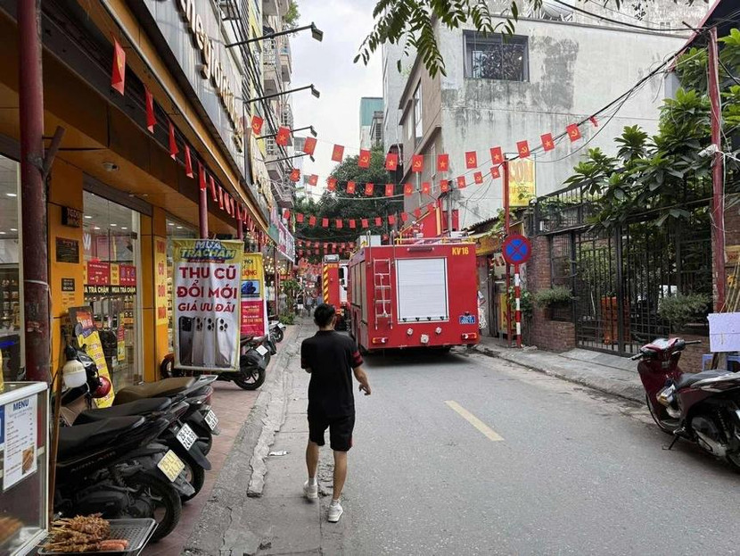 Lực lượng chữa cháy có mặt tại hiện trường