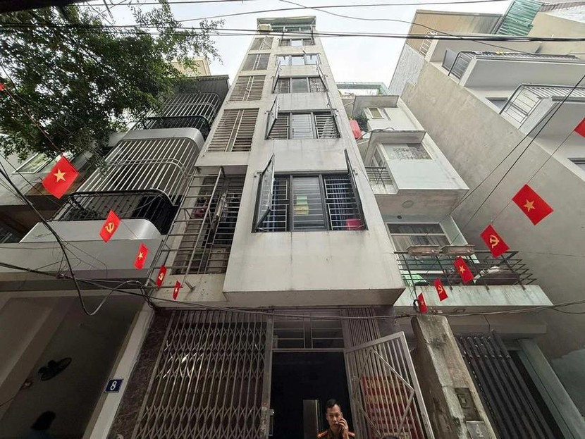 Chung cư mini cao khoảng 6 tầng, mái có tum