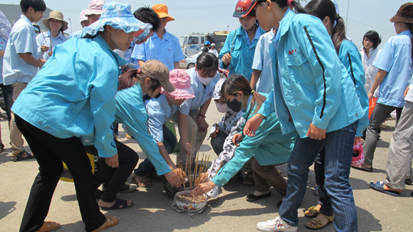 Đình công, nữ công nhân bị bảo vệ tông chết thảm ảnh 4