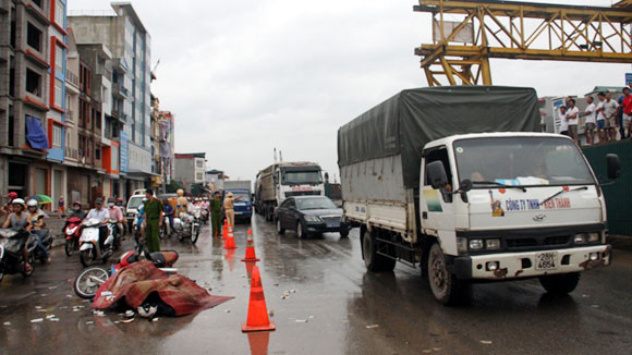 Va chạm xe máy nhưng chết vì ôtô ảnh 1