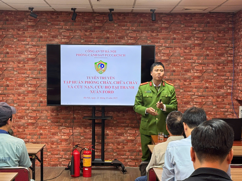 Cán bộ Đội CC và CNCH Khu vực số số 31 tuyên truyền, trang bị kỹ năng an toàn PCCC Cán bộ Đội CC và CNCH Khu vực số số 31 tuyên truyền, trang bị kỹ năng an toàn PCCC