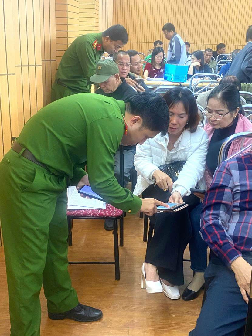 Sự tận tụy của cán bộ chiến sỹ Công an phường Bồ Đề khiến người dân đánh giá cao