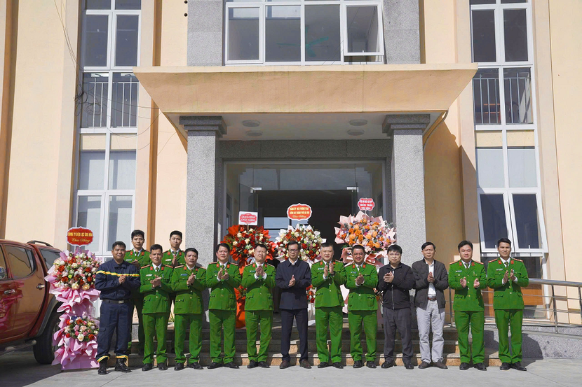 Lễ ra mắt phân đội