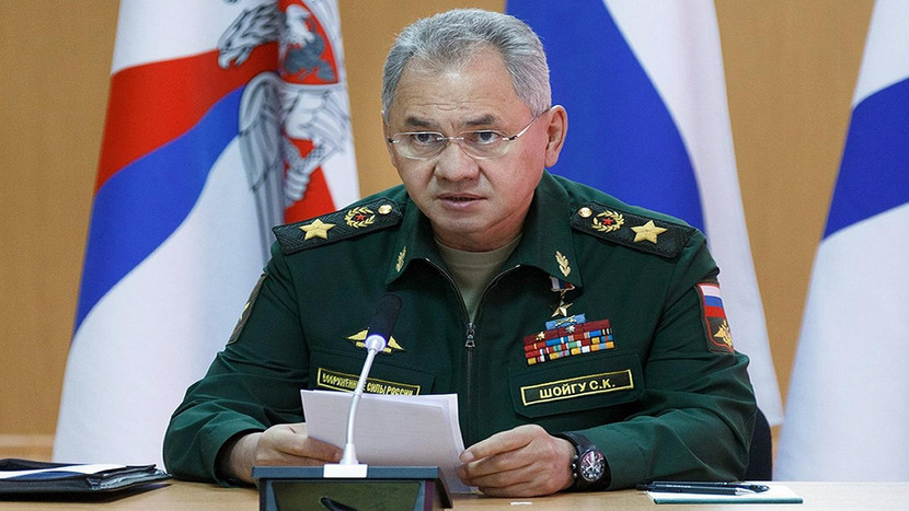 Bộ trưởng Quốc phòng Nga, Sergei Shoigu phát biểu khi đến thăm một căn cứ hải quân ở Gadzhiyevo, Nga