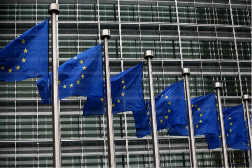 Ngoài nghiên cứu về kinh tế học vĩ mô, ông còn tham gia tích cực vào việc thúc đẩy hội nhập kinh tế ở châu Âu bằng cách làm cố vấn cho Liên minh kinh tế và tiền tệ châu Âu (EMU) và Ủy ban châu Âu trong những năm 1970. Ngoài nghiên cứu về kinh tế học vĩ mô, ông còn tham gia tích cực vào việc thúc đẩy hội nhập kinh tế ở châu Âu bằng cách làm cố vấn cho Liên minh kinh tế và tiền tệ châu Âu (EMU) và Ủy ban châu Âu trong những năm 1970.