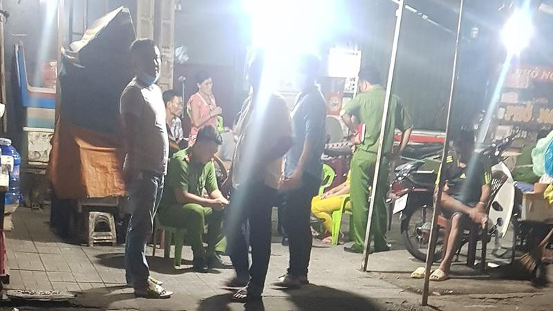 Công an phong tỏa hiện trường (Ảnh: Zing) Công an phong tỏa hiện trường (Ảnh: Zing)