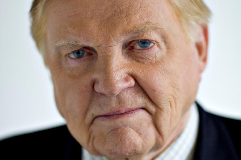 Robert A. Mundell, sinh ngày 24-10-1932 tại thành phố Ontario, Canada. Ông là người đầu tiên thiết lập về mặt lý thuyết mối quan hệ giữa lạm phát, lãi suất và tăng trưởng trong kinh tế học. Robert A. Mundell, sinh ngày 24-10-1932 tại thành phố Ontario, Canada. Ông là người đầu tiên thiết lập về mặt lý thuyết mối quan hệ giữa lạm phát, lãi suất và tăng trưởng trong kinh tế học.