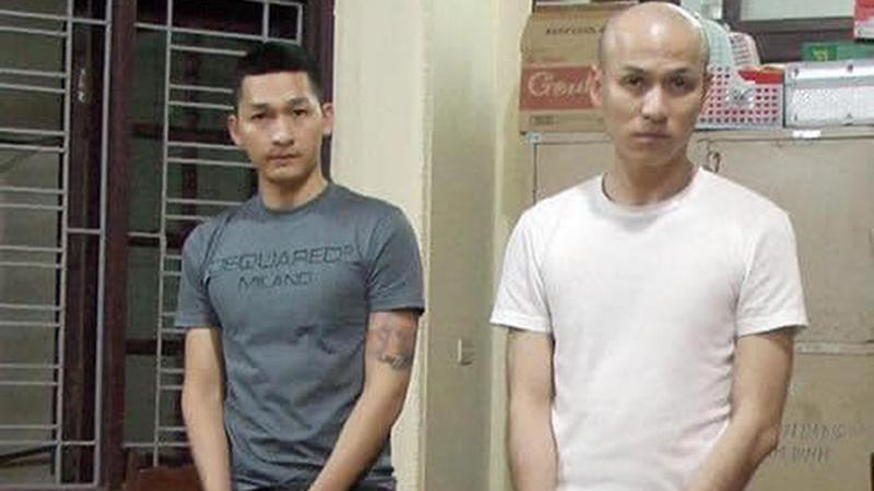 2 đối tượng tại cơ quan công an (Ảnh: Công an nhân dân) 2 đối tượng tại cơ quan công an (Ảnh: Công an nhân dân)