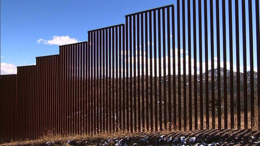 Một đoạn tường rào biên giới Mỹ-Mexico