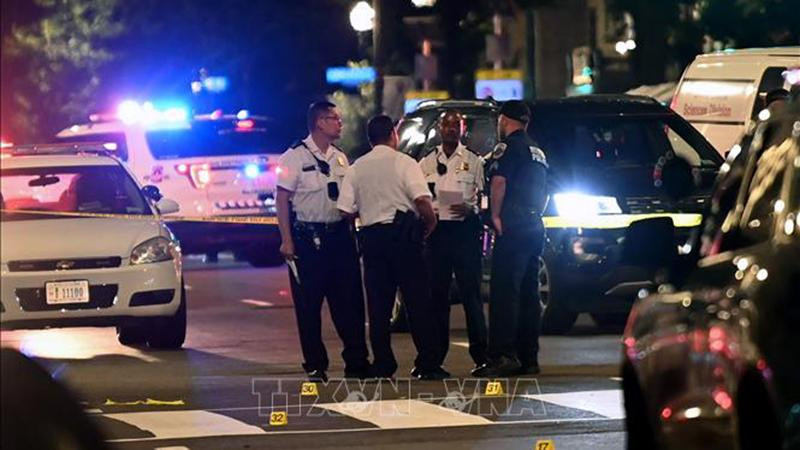 Cảnh sát gác tại hiện trường vụ nổ súng ở Washington, DC, Mỹ ngày 22-7-2021