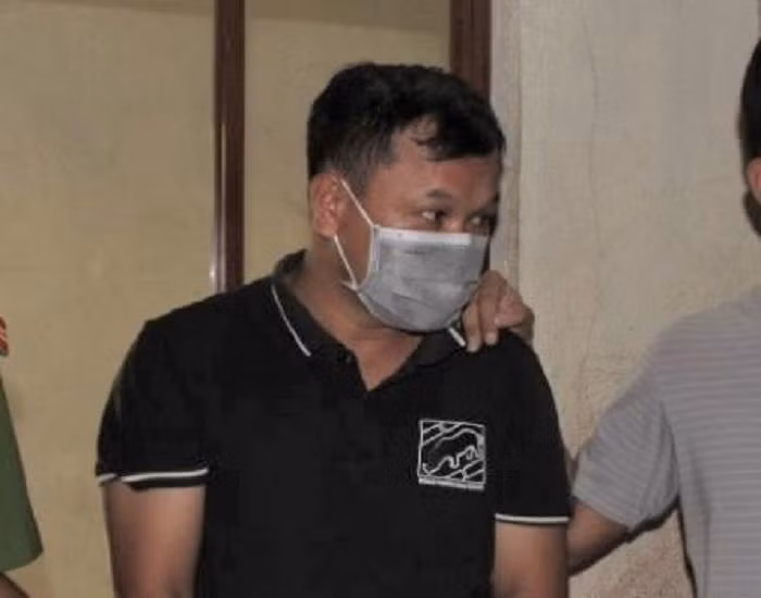 Trần Văn Linh tại cơ quan công an