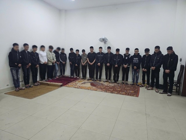 Nhóm đối tượng tại cơ quan công an Nhóm đối tượng tại cơ quan công an