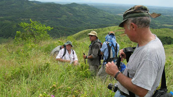 Đường về thăm lại chiến trường xưa Đỉnh Núi Vú vẫn ngút ngàn cỏ lau