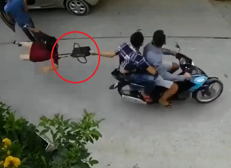 Phụ nữ thường là “con mồi” mà các đối tượng cướp giật săn tìm