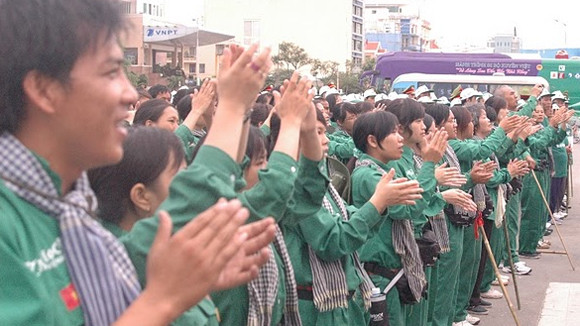 Các tình nguyện viên đi bộ xuyên Việt