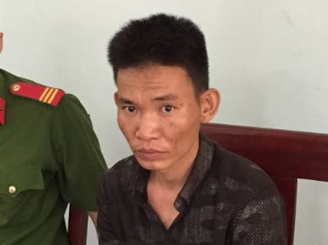 Thủy tại cơ quan công an