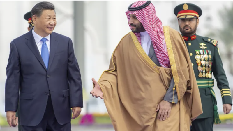 Chủ tịch Trung Quốc Tập Cận Bình (trái) và thái tử Saudi Arabia Mohammed bin Salman trong chuyến thăm Riyadh của nhà lãnh đạo Trung Quốc Chủ tịch Trung Quốc Tập Cận Bình (trái) và thái tử Saudi Arabia Mohammed bin Salman trong chuyến thăm Riyadh của nhà lãnh đạo Trung Quốc