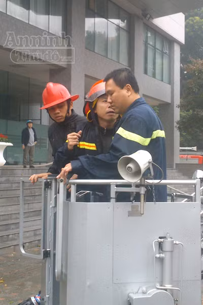  Hà Nội: Cháy lớn tại giảng đường cao tầng, ĐH Ngoại thương ảnh 7