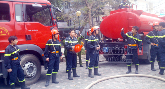  Hà Nội: Cháy lớn tại giảng đường cao tầng, ĐH Ngoại thương ảnh 4