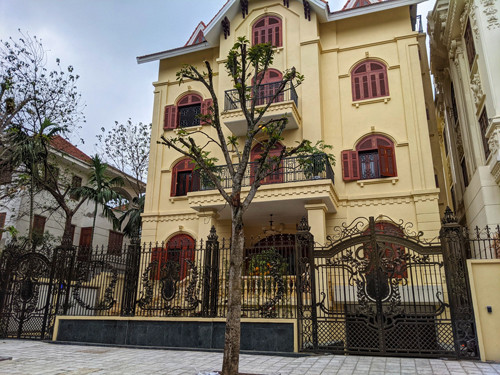 Vi phạm tại công trình biệt thự số 9 nhà B, khu biệt thự 5,2ha, phường Yên Hòa, quận Cầu Giấy chưa được xử lý dứt điểm Vi phạm tại công trình biệt thự số 9 nhà B, khu biệt thự 5,2ha, phường Yên Hòa, quận Cầu Giấy chưa được xử lý dứt điểm