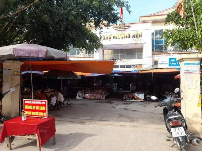 Chợ Mường Xen nơi thu hàng trăm triệu tiền phí nhưng đã bị bỏ ngoài sổ sách