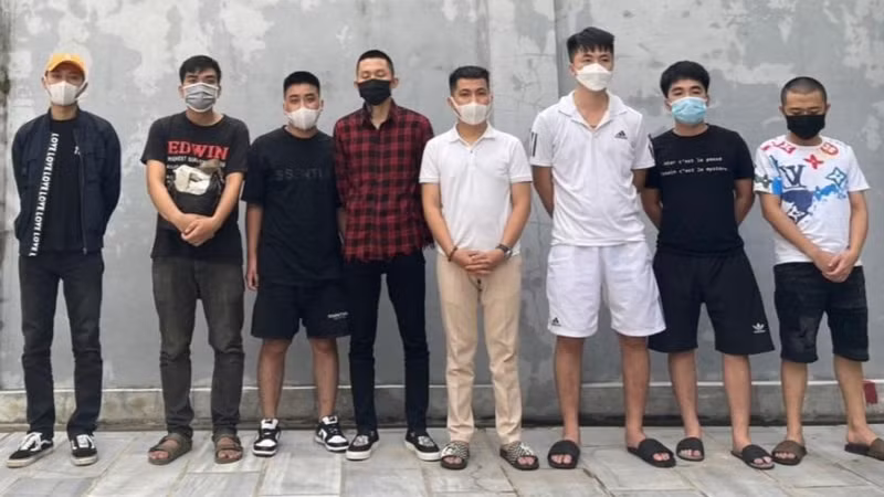 Các đối tượng trong đường dây bị bắt